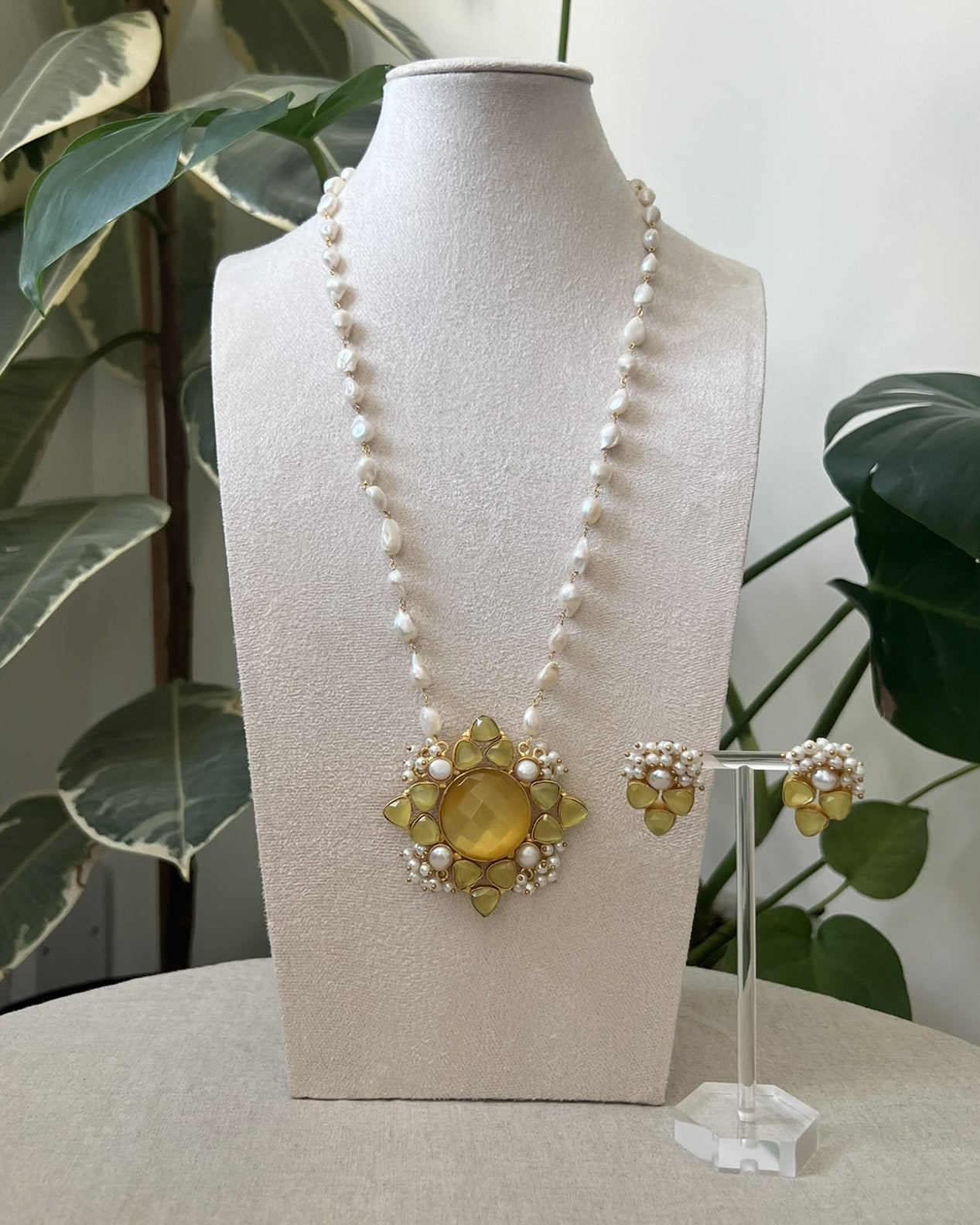 Floral Citrine Stone with Freshwater Pearls Mala Necklace Set - Item 17