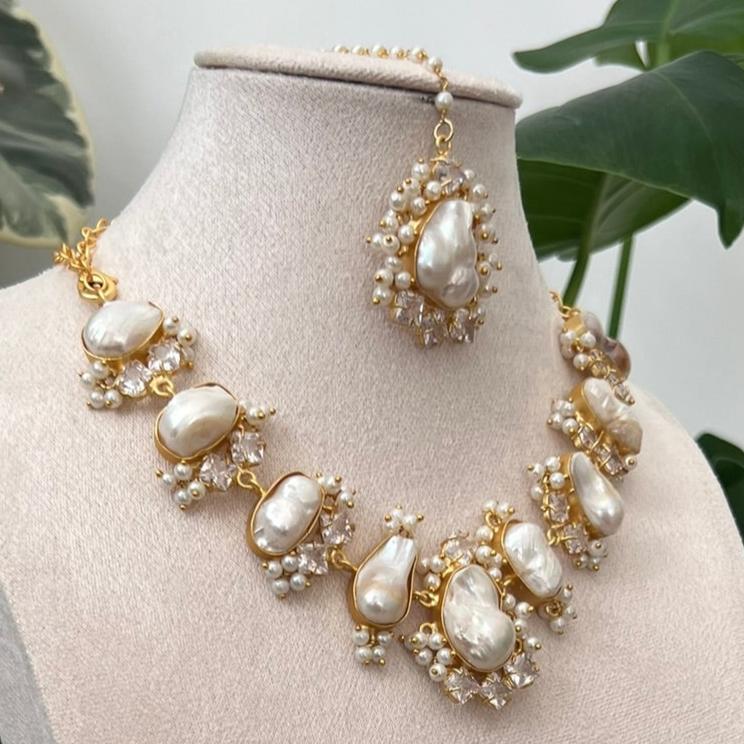 Mother of Pearl Set Freshwater Pearls with Sparkling Swarovski - Item B