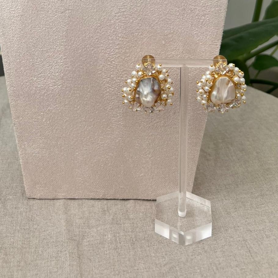 Mother of Pearl Set Freshwater Pearls with Sparkling Swarovski - Item B
