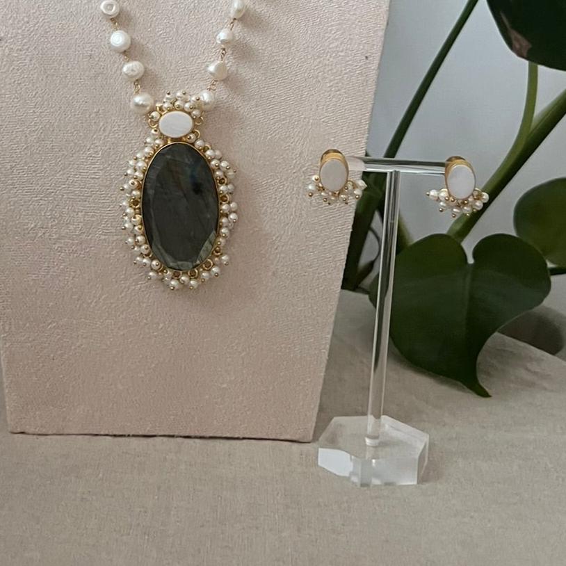 Dark Green Labradorite Centre Stone Surrounded by Mini Pearls & Freshwater Pearls Chain - Item 1