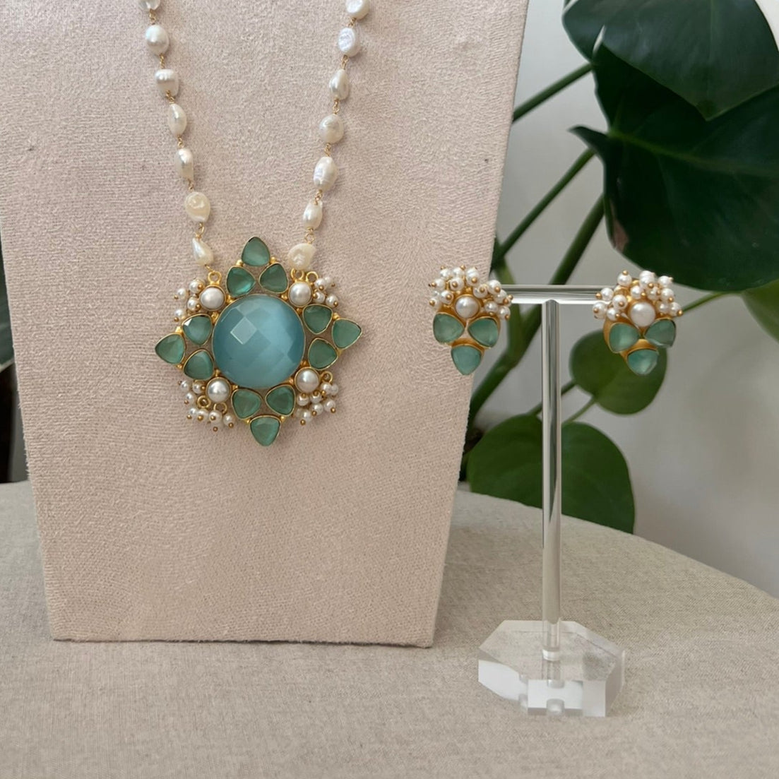 Floral Aqua Stone with Freshwater Pearls Mala Necklace Set - Item 18