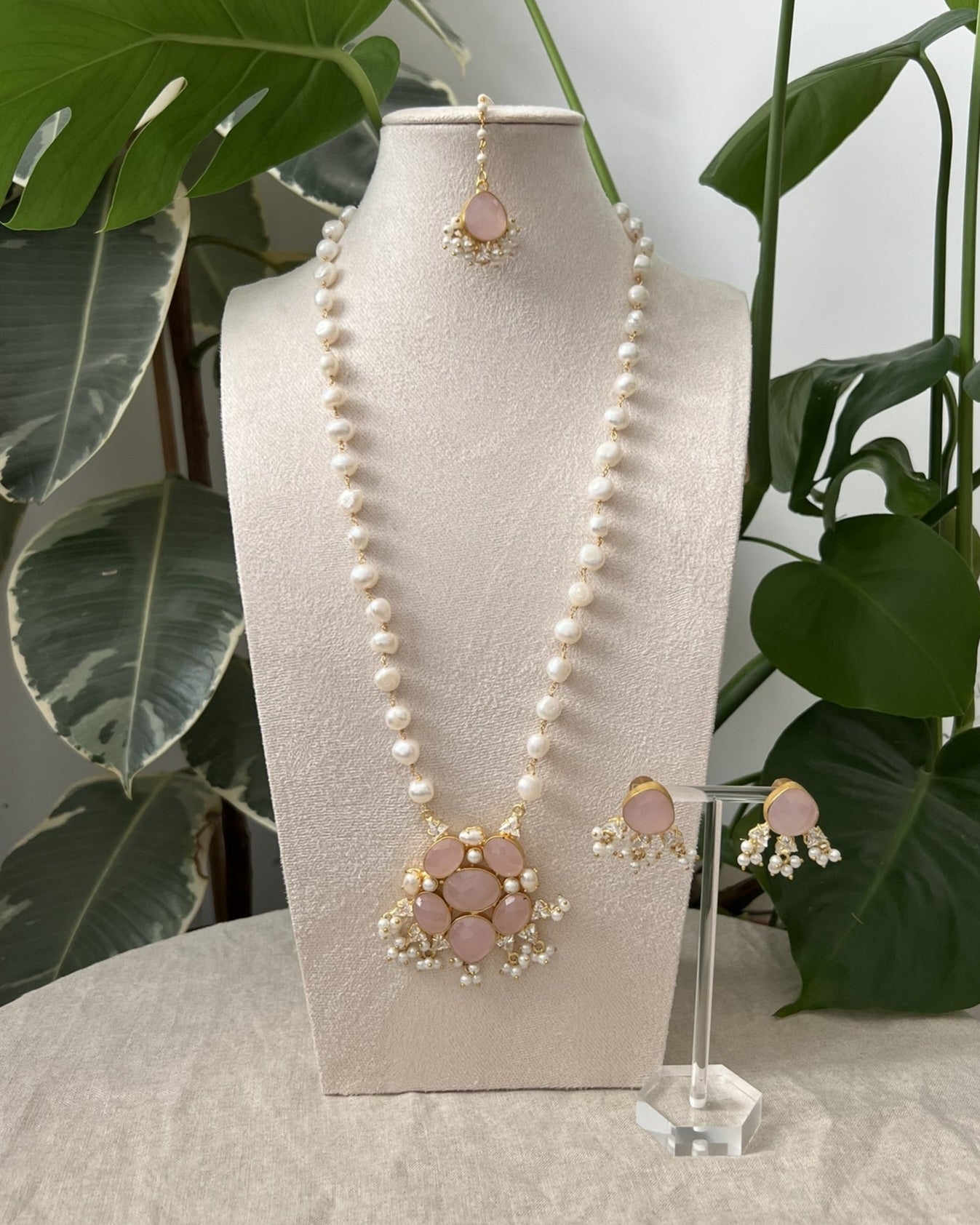 Pearl Mala Set Beads of Freshwater Pearls combined with Rose Quartz & Swarovski