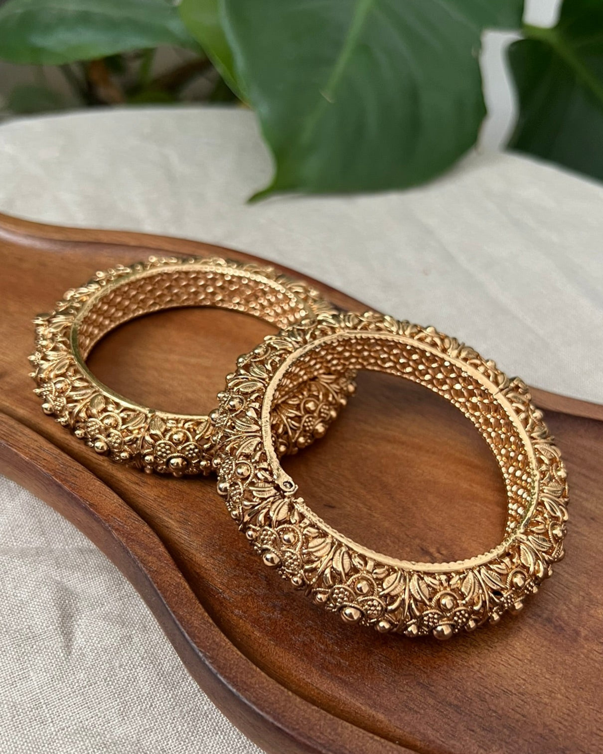 Stunning Antique Gold 3D Design Screw Open Kangan Bangles Pair