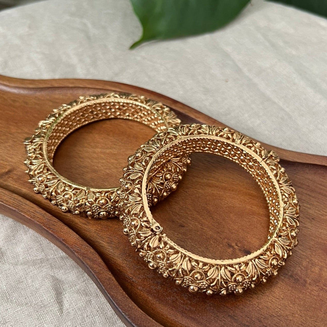 Stunning Antique Gold 3D Design Screw Open Kangan Bangles Pair