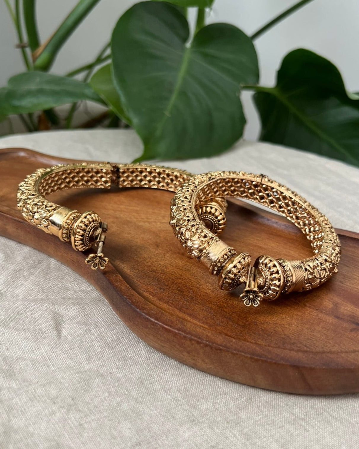 Stunning Antique Gold 3D Design Screw Open Kangan Bangles Pair - Item BN 1