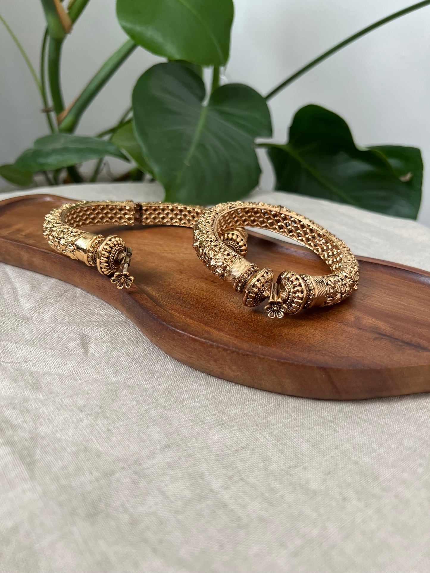 Stunning Antique Gold 3D Design Screw Open Kangan Bangles Pair - Item BN 1