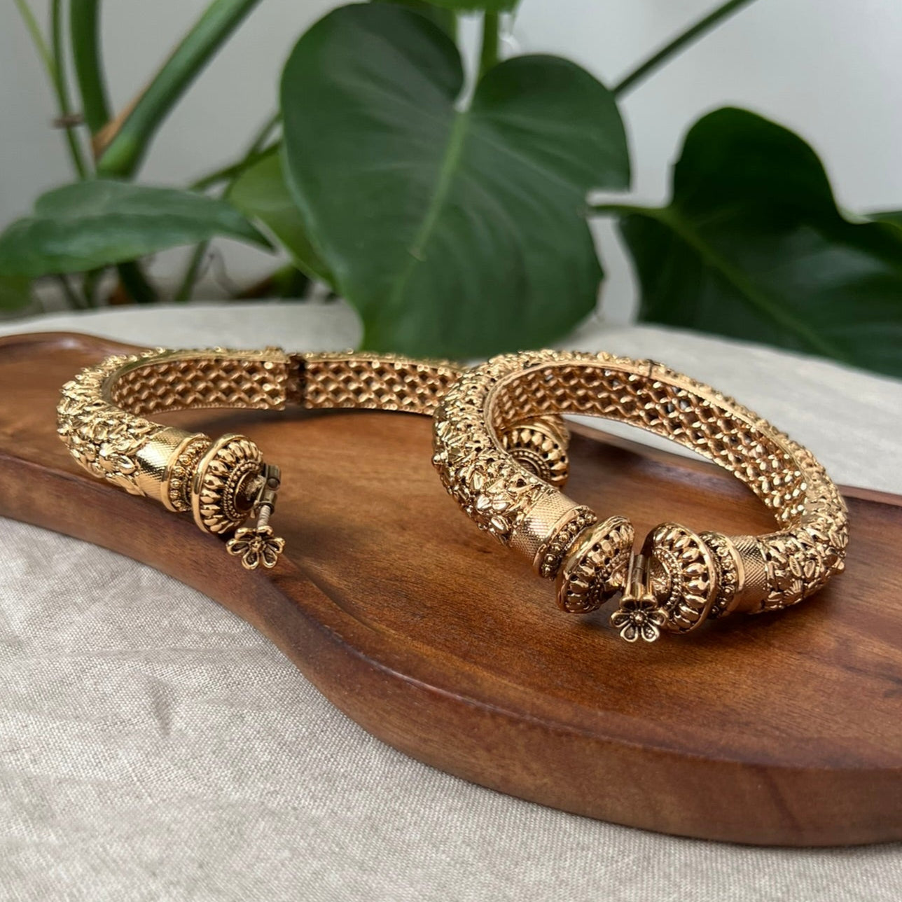 Stunning Antique Gold 3D Design Screw Open Kangan Bangles Pair - Item BN 1