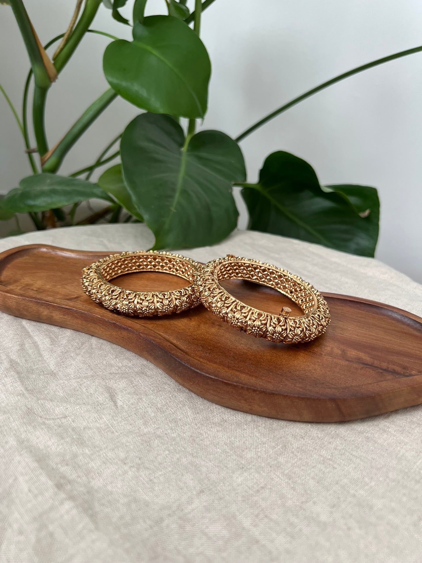 Stunning Antique Gold 3D Design Screw Open Kangan Bangles Pair