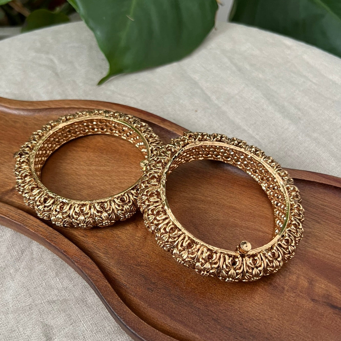 Stunning Antique Gold 3D Design Screw Open Kangan Bangles Pair