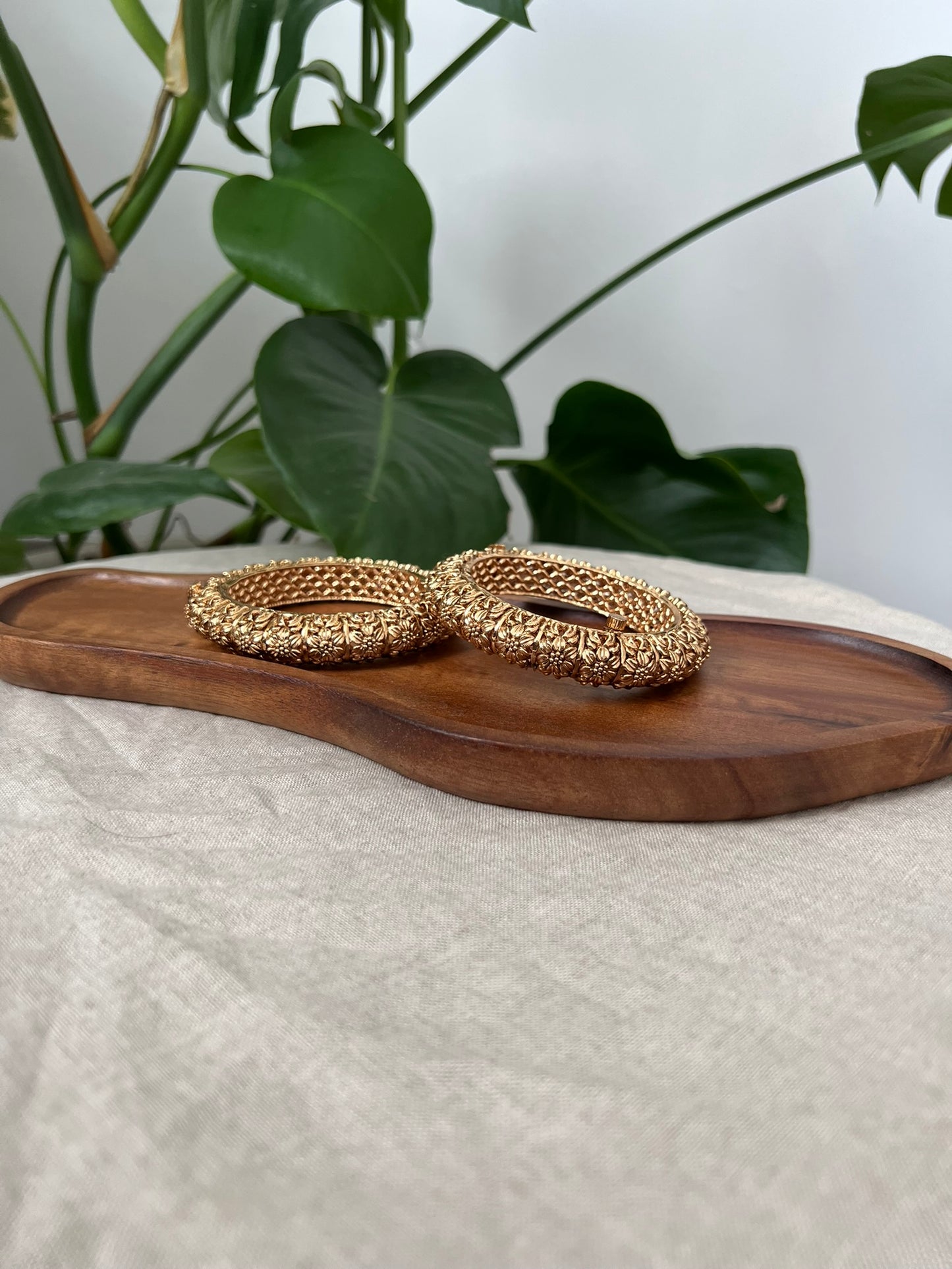Stunning Antique Gold 3D Design Screw Open Kangan Bangles Pair