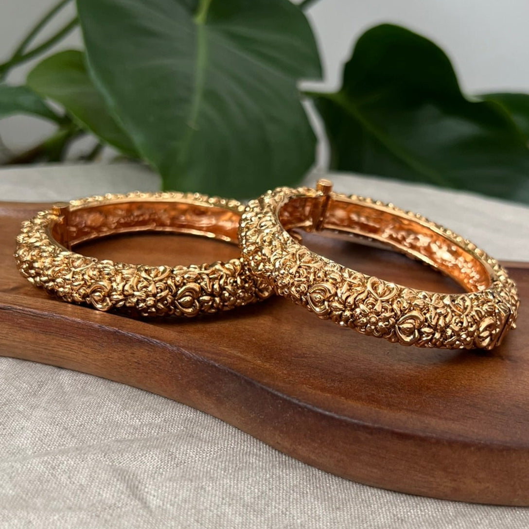 Stunning Antique Gold 3D Design Screw Open Kangan Bangles Pair - Item BN 2