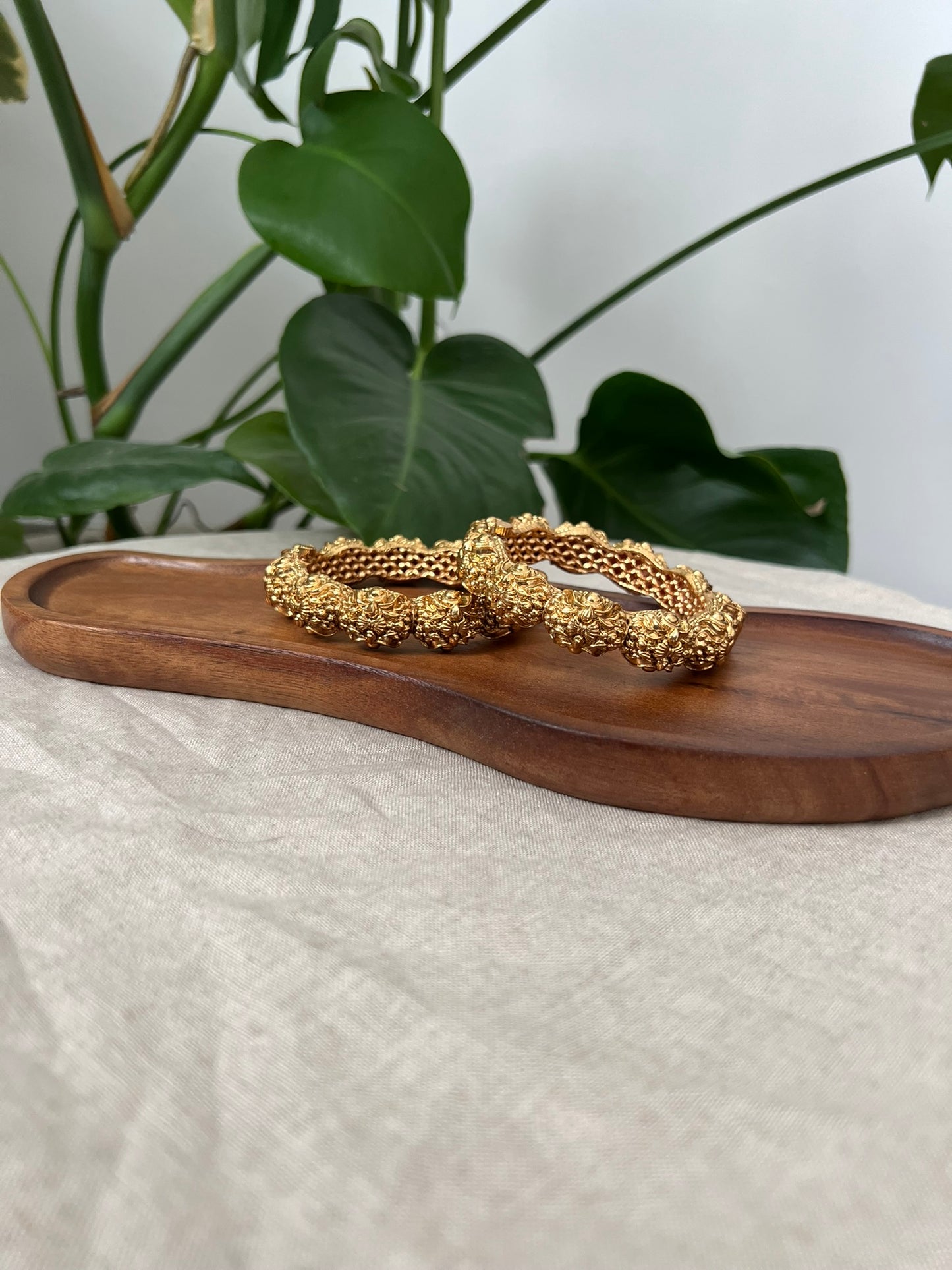 Stunning Antique Gold 3D Design Screw Open Kangan Bangles Pair