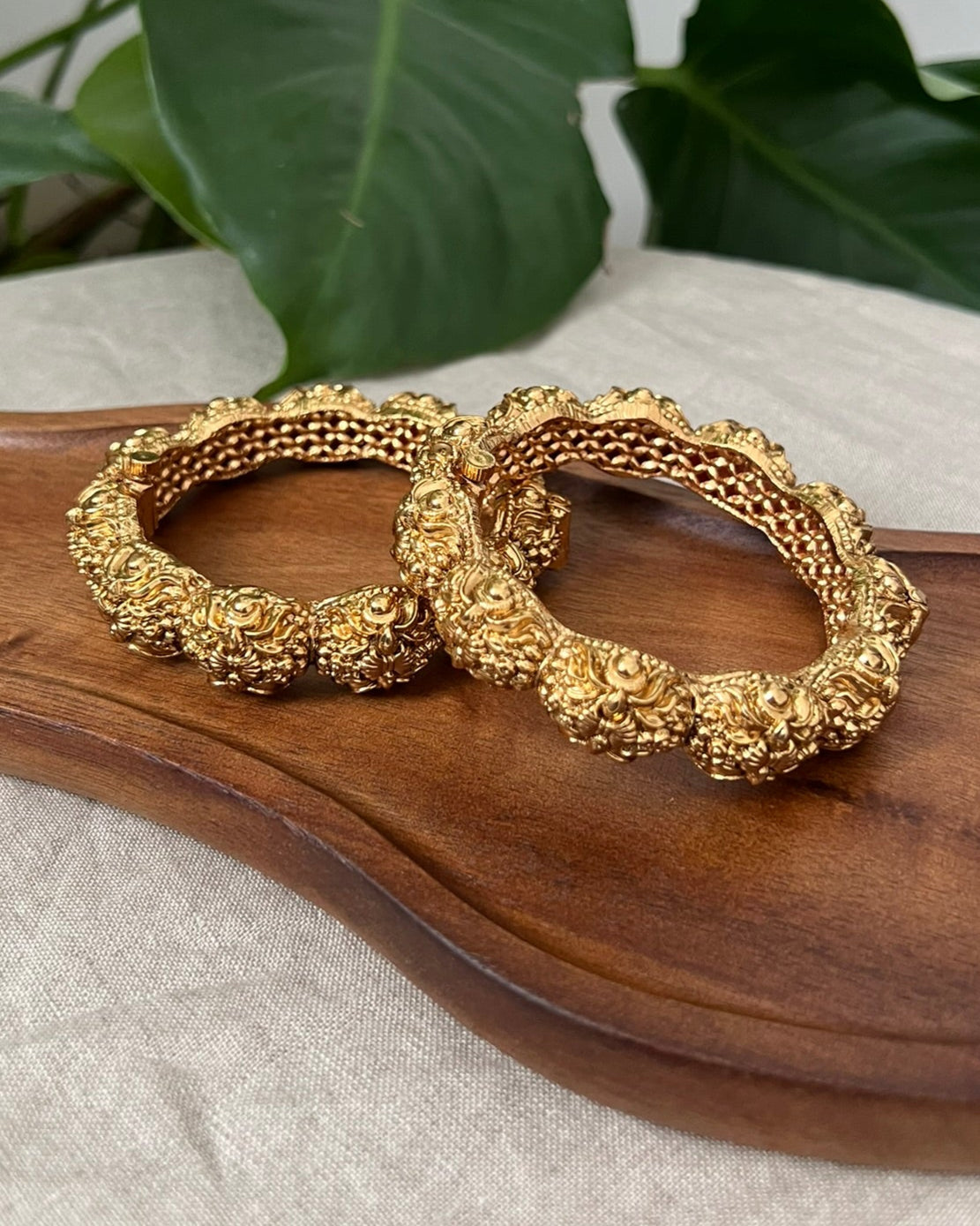 Stunning Antique Gold 3D Design Screw Open Kangan Bangles Pair