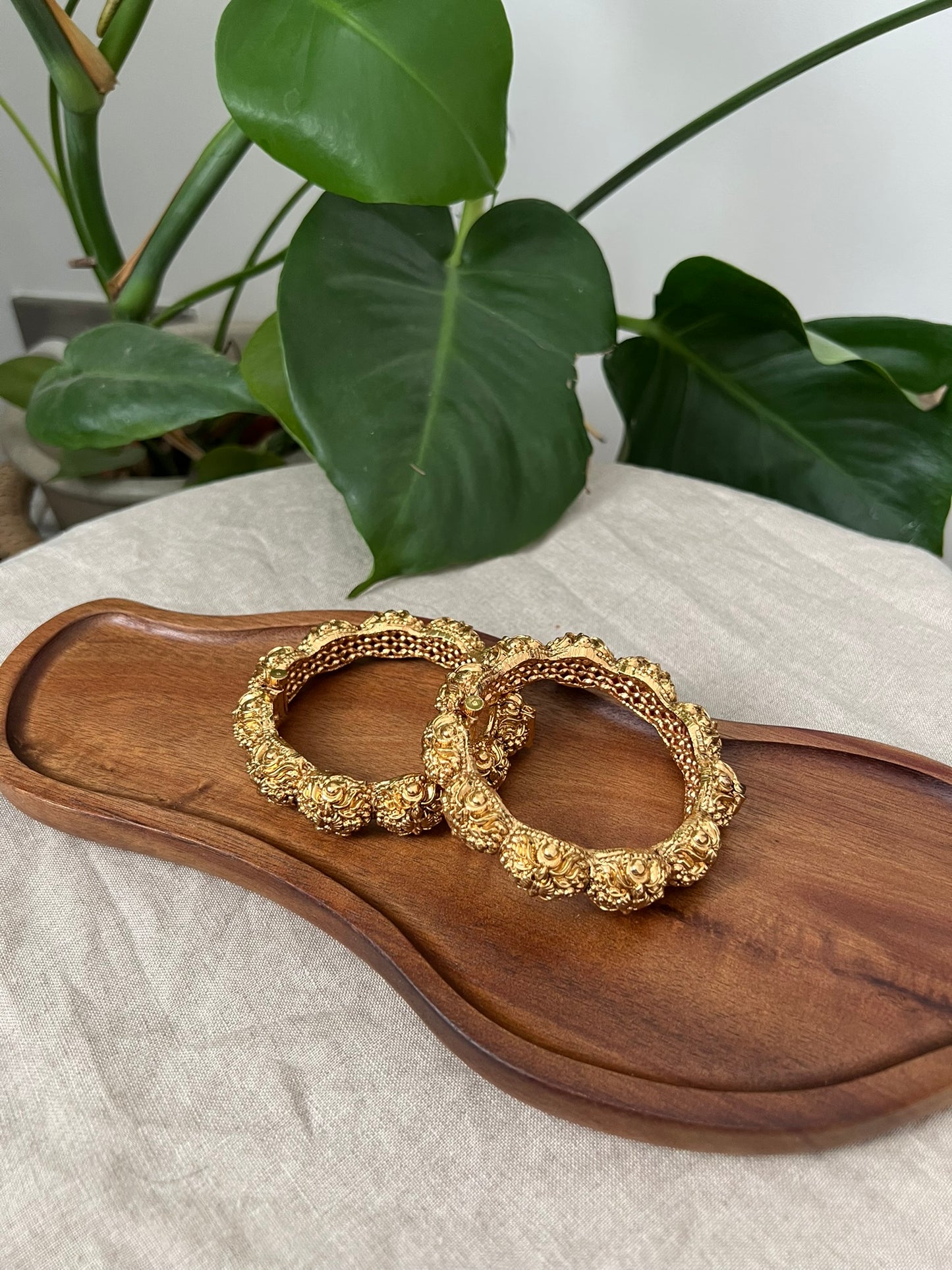 Stunning Antique Gold 3D Design Screw Open Kangan Bangles Pair