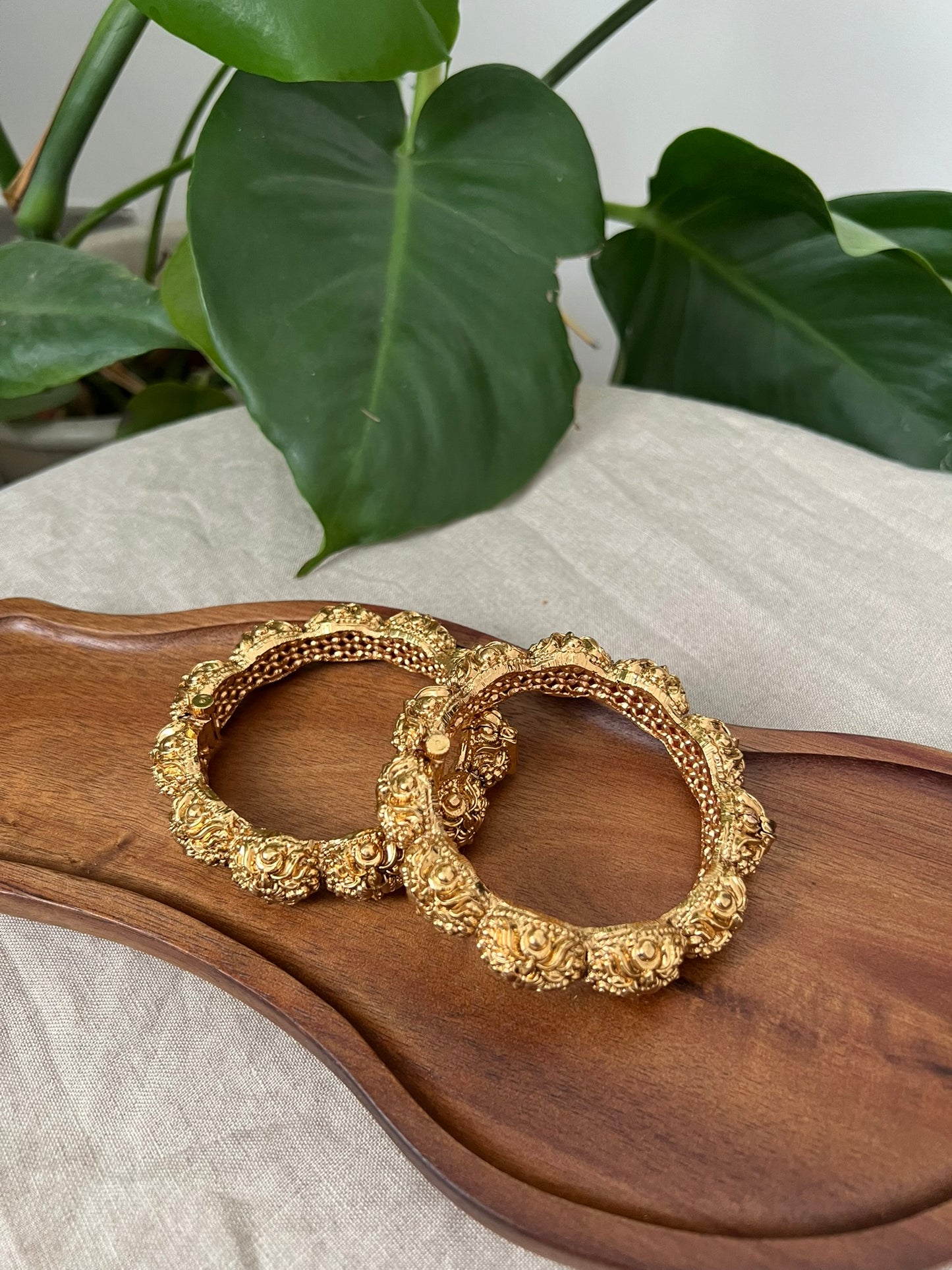 Stunning Antique Gold 3D Design Screw Open Kangan Bangles Pair