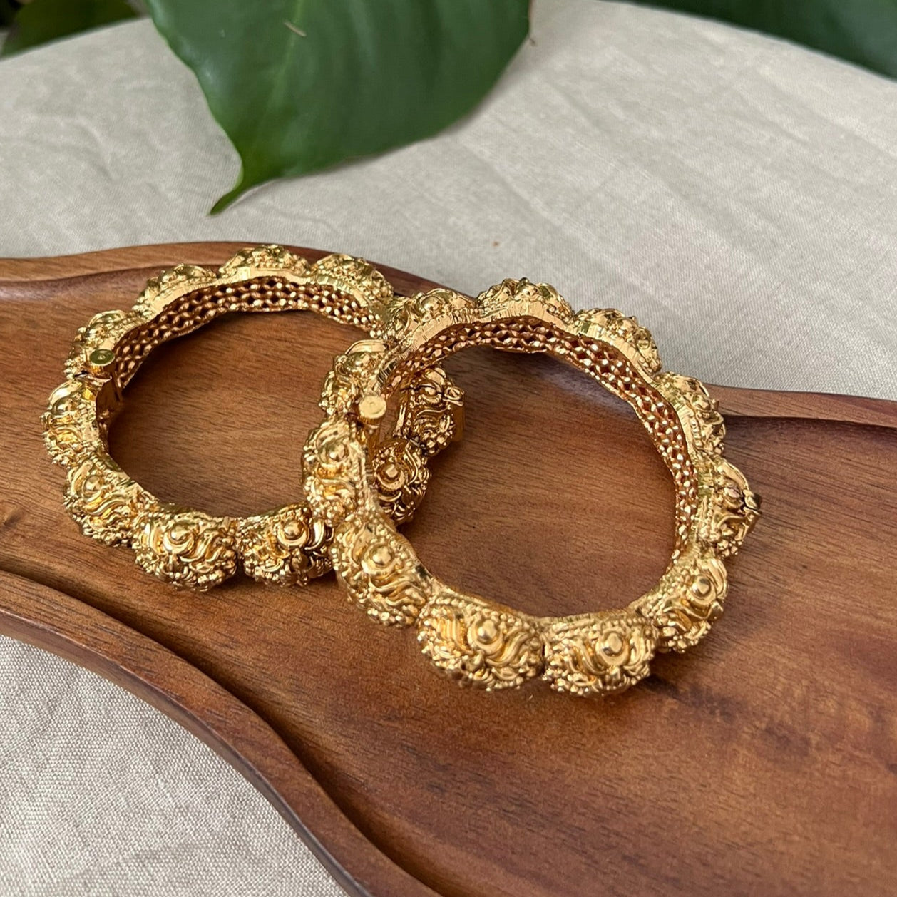 Stunning Antique Gold 3D Design Screw Open Kangan Bangles Pair