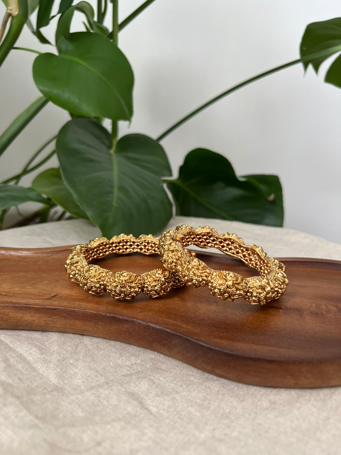 Stunning Antique Gold 3D Design Screw Open Kangan Bangles Pair