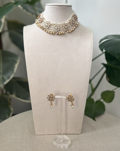 Gold-Toned Kundan and Pearls Choker Set - Item 12