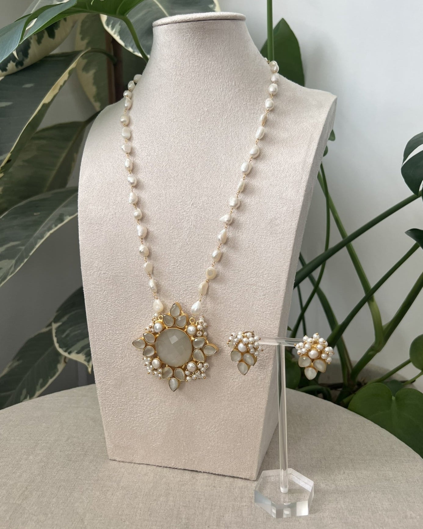 Floral Moonstone with Freshwater Pearls Mala Necklace Set - Item 16