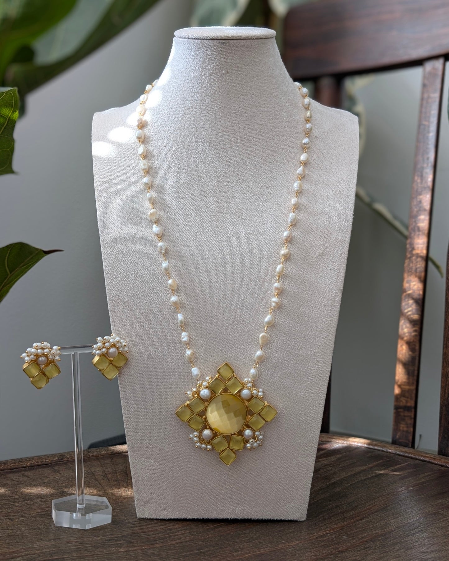 Yellow mala jewellery necklace and earrings Item 17A
