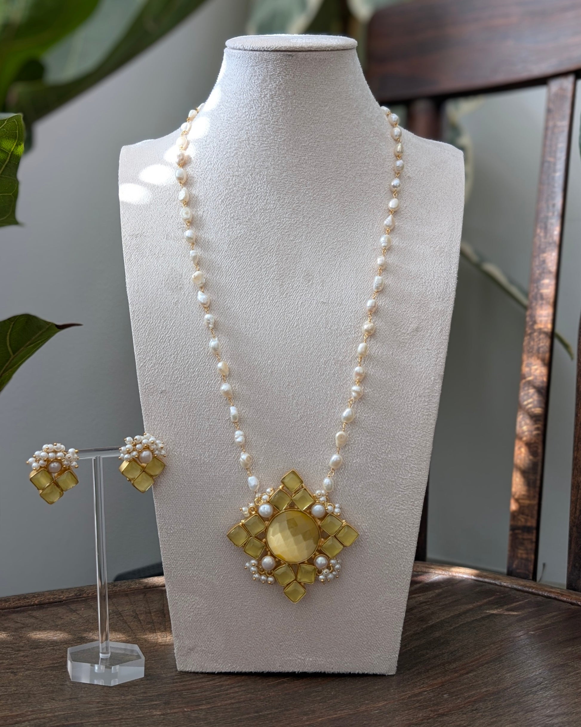 Yellow mala jewellery necklace and earrings Item 17A