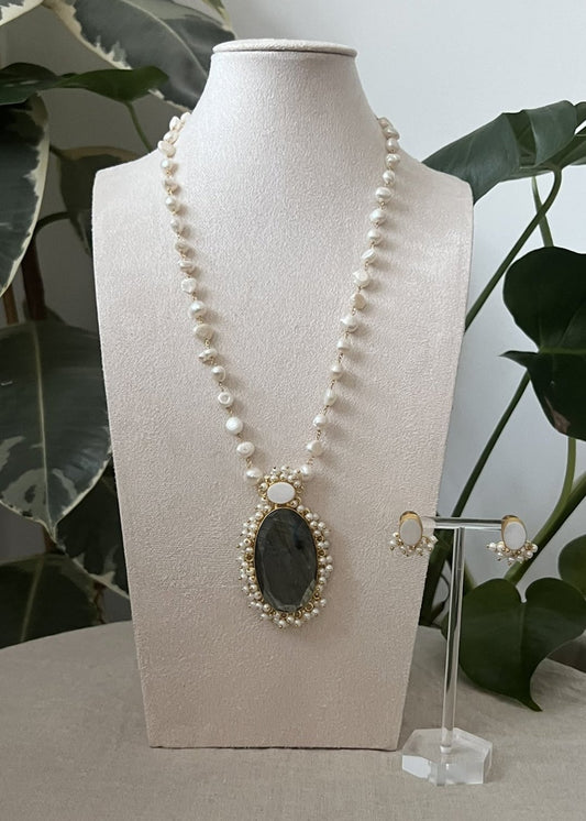 Dark Green Prehnite Centre Stone Surrounded by Mini Pearls & Freshwater Pearls Chain - Item 1