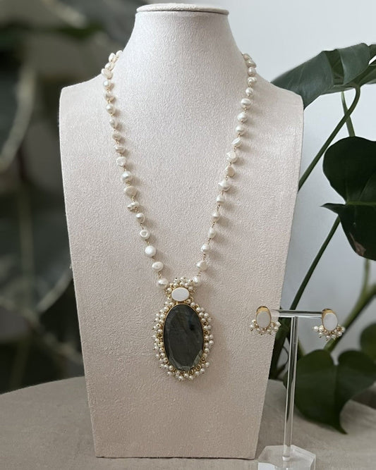 Dark Green Prehnite Centre Stone Surrounded by Mini Pearls & Freshwater Pearls Chain - Item 1