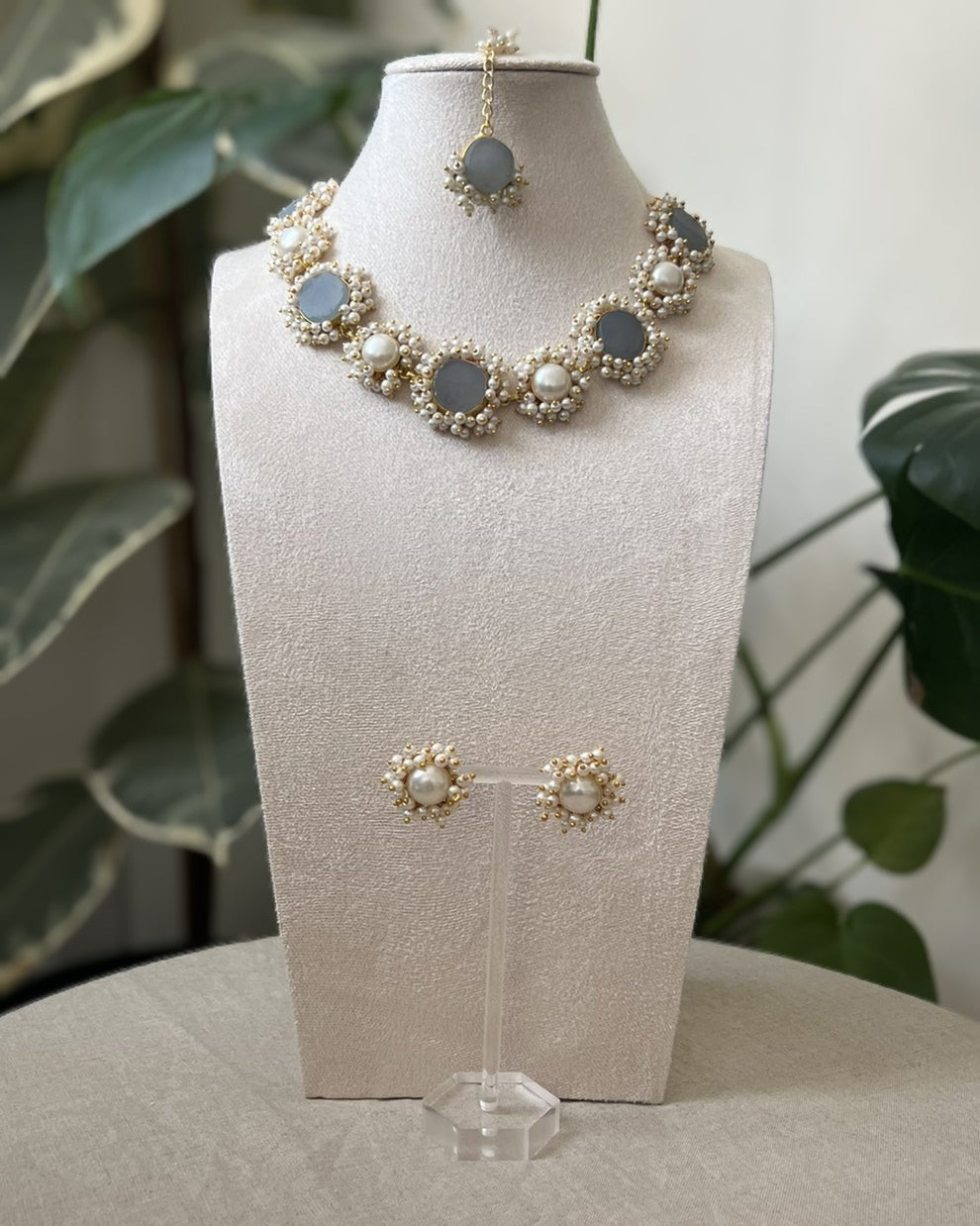 Elegant Grey Stone & Pearl Beaded Necklace Set - Item 34