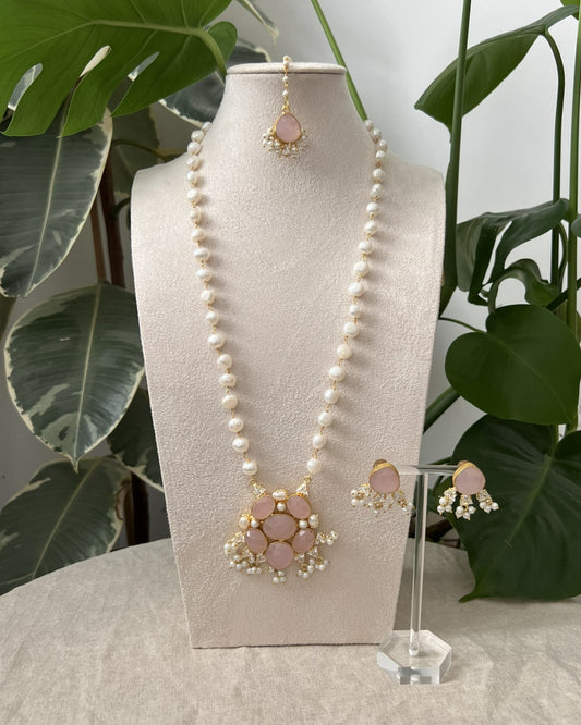 Pearl Mala Set Beads of Freshwater Pearls combined with Rose Quartz & Swarovski
