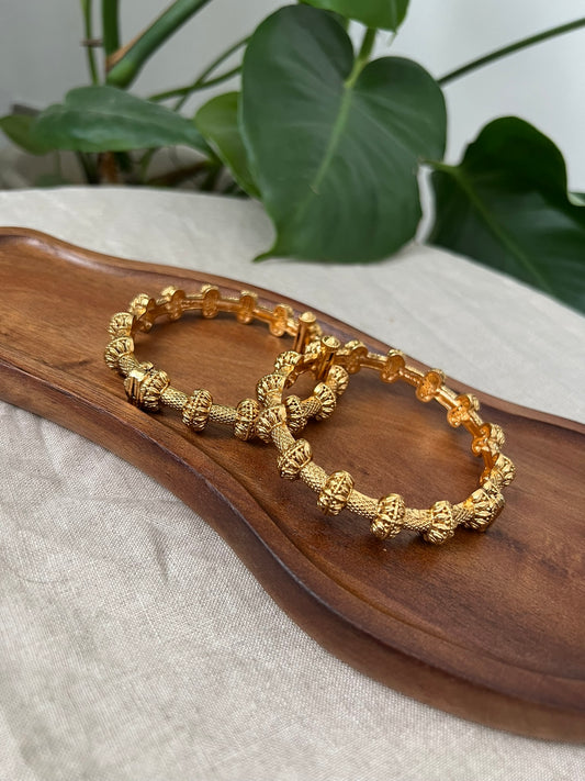 Stunning Antique Gold 3D Design Screw Open Kangan Bangles Pair
