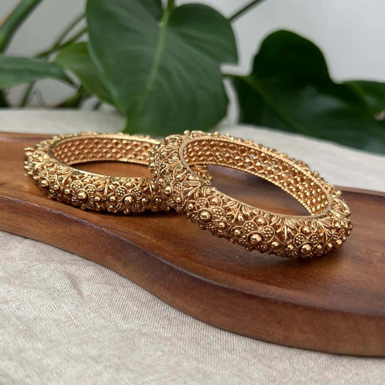 Stunning Antique Gold 3D Design Screw Open Kangan Bangles Pair