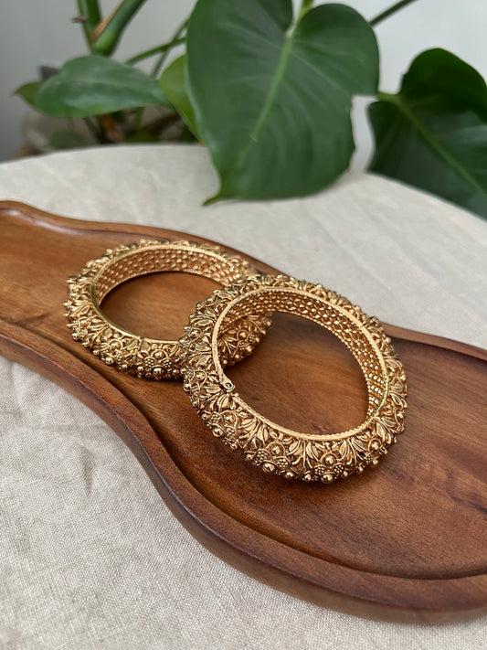 Stunning Antique Gold 3D Design Screw Open Kangan Bangles Pair