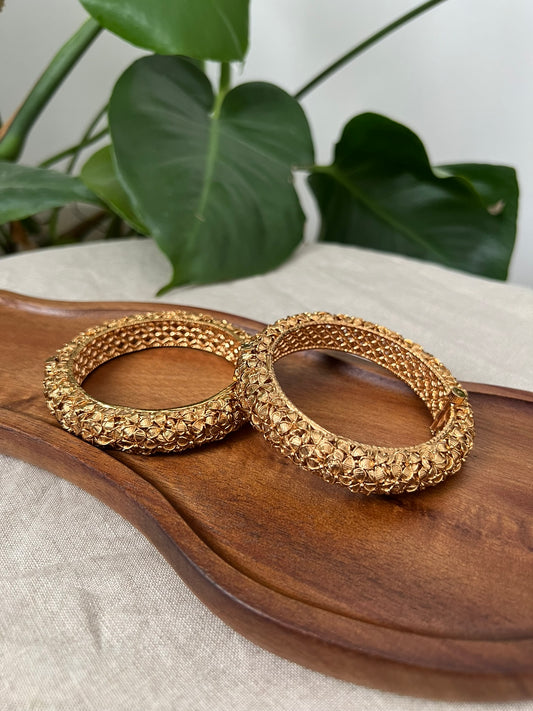Stunning Antique Gold 3D Design Screw Open Kangan Bangles Pair - Item BN 8