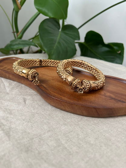 Stunning Antique Gold 3D Design Screw Open Kangan Bangles Pair - Item BN 1