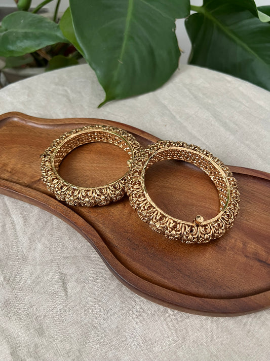 Stunning Antique Gold 3D Design Screw Open Kangan Bangles Pair