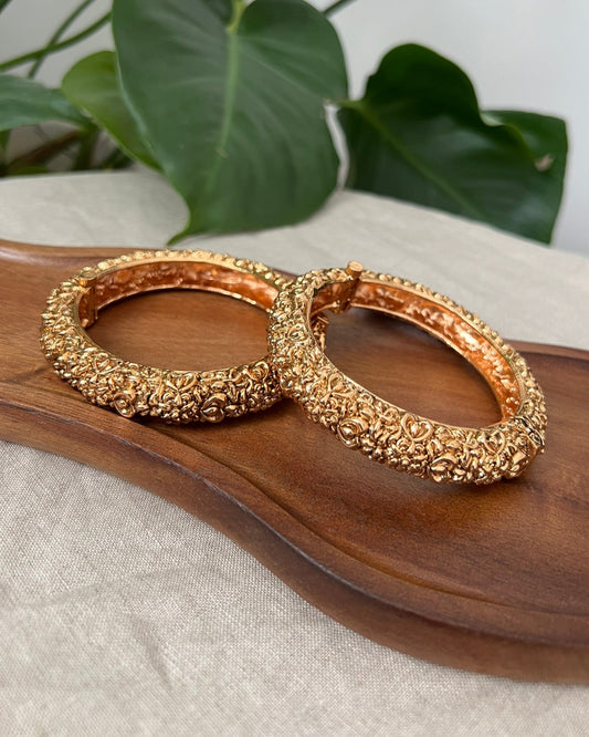 Stunning Antique Gold 3D Design Screw Open Kangan Bangles Pair - Item BN 2