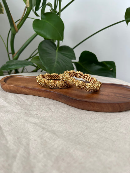 Stunning Antique Gold 3D Design Screw Open Kangan Bangles Pair