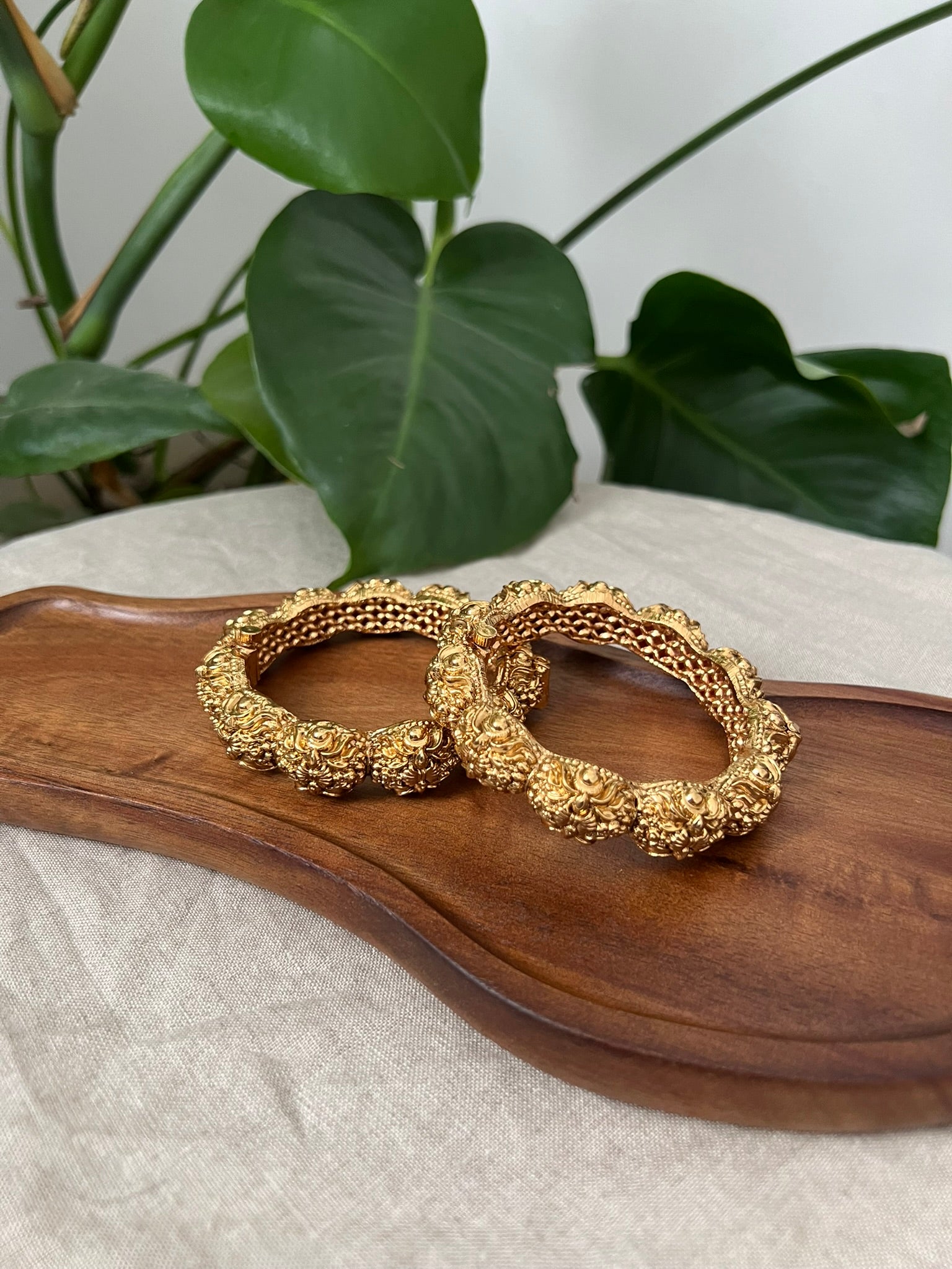 Stunning Antique Gold 3D Design Screw Open Kangan Bangles Pair