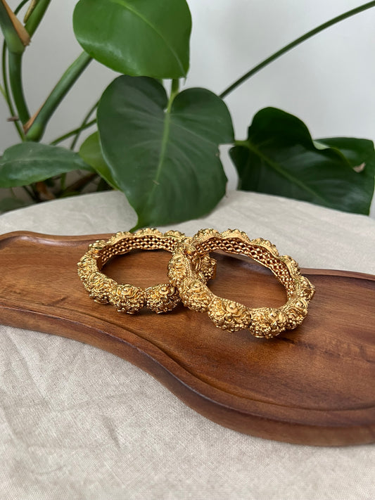 Stunning Antique Gold 3D Design Screw Open Kangan Bangles Pair