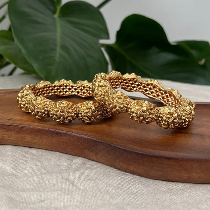 Stunning Antique Gold 3D Design Screw Open Kangan Bangles Pair