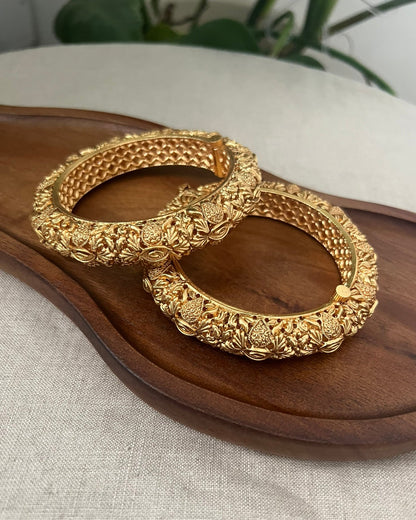 Stunning Antique Gold 3D Design Screw Open Kangan Bangles Pair - Item BN 3