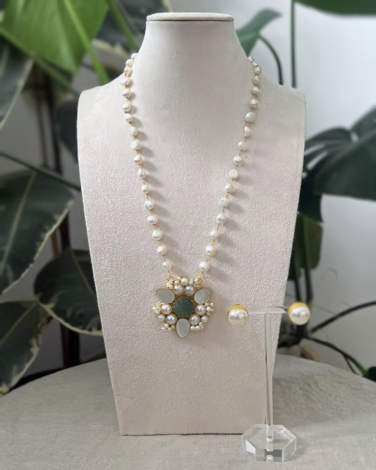 Floral Green Sugar Druzy Stone Surrounded by a Variety of Pearls - Item E