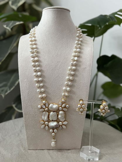 Pearl Mala Set Beads of Freshwater Pearls combined with Mother of Pearl - Item S