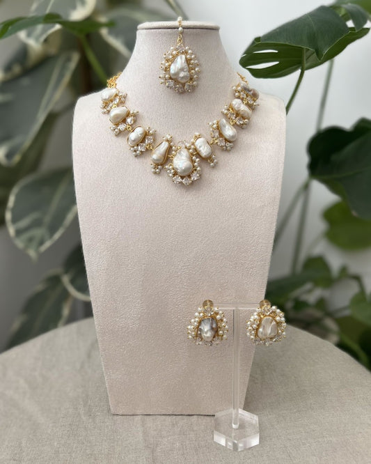 Mother of Pearl Set Freshwater Pearls with Sparkling Swarovski - Item B